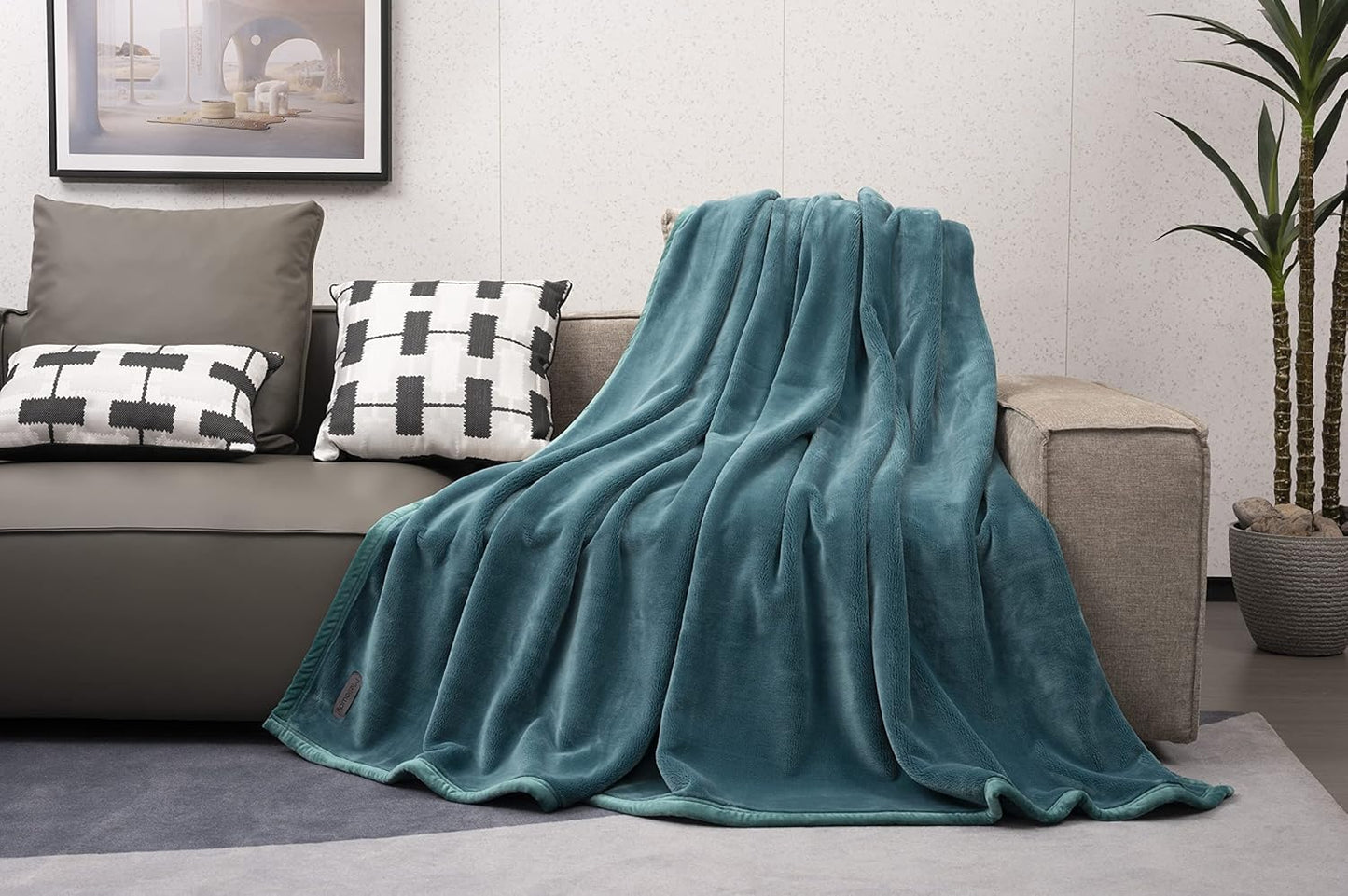 Mellowdy Extra Thick Hearty Plush Flannel Blanket (Deep Turquoise, 60x80) - 500GSM Twin Size Warm Blanket for Winter, Fall | Soft, Fluffy, Cuddly, Perfect for Bed, Oversized Throw for Couch, Sofa