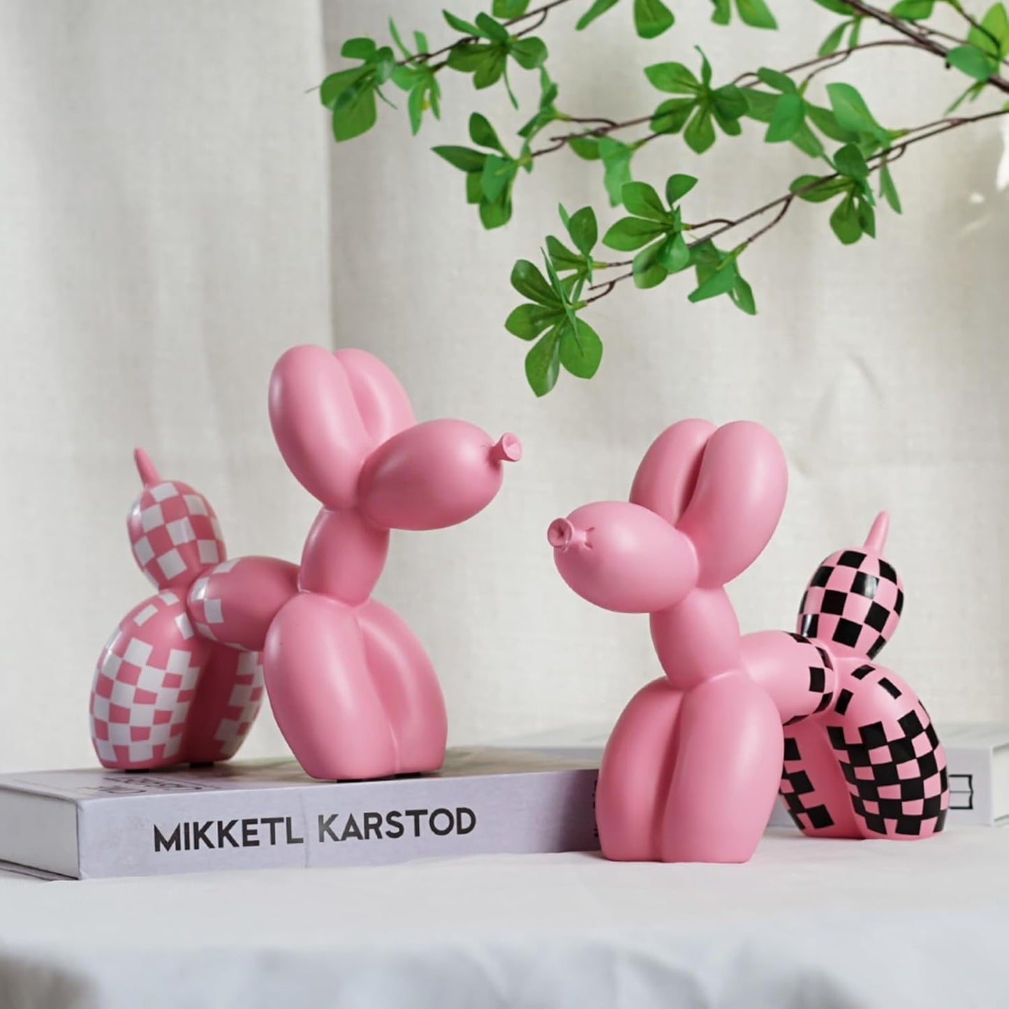 Vilead Resin Balloon Dog Statue with Checkered Pattern,Modern Home Decoration Trendy Animal Art Ornaments,Collection Figurine Bedroom Living Room Office Desktop Sculpture