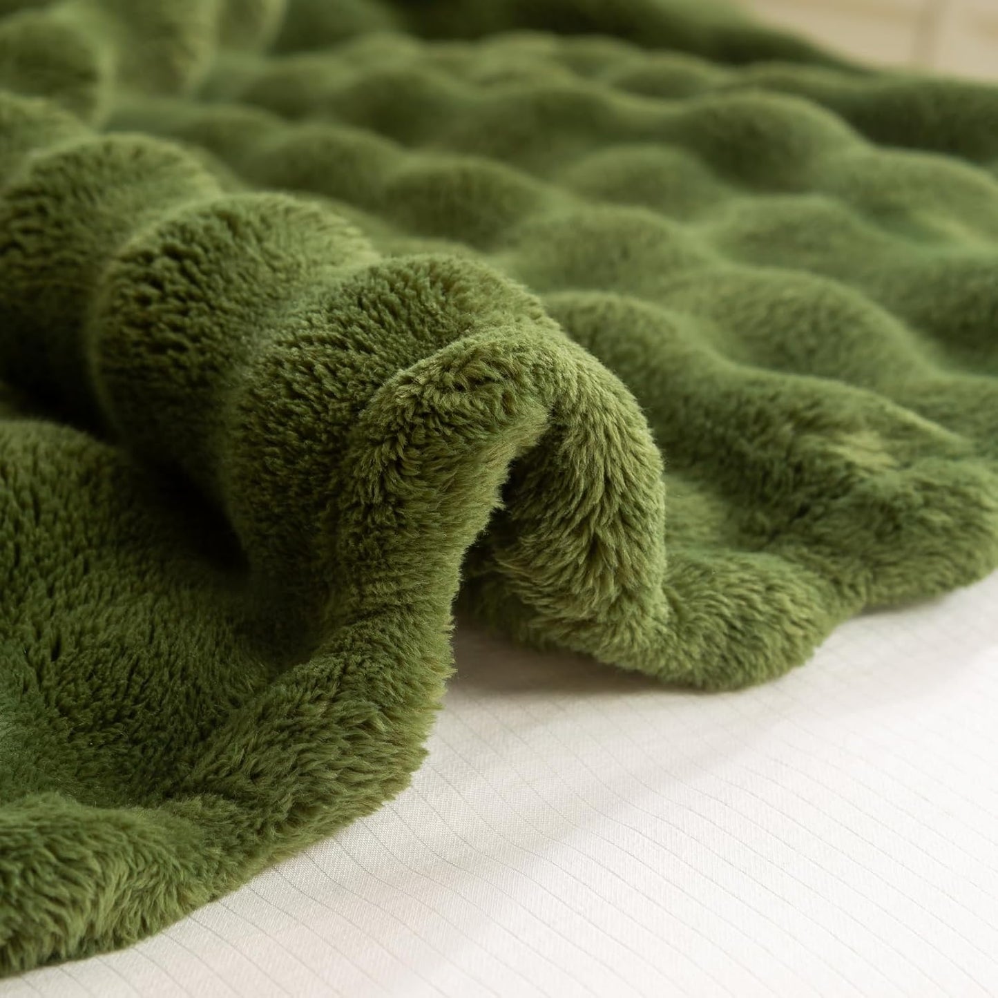 YUSOKI Luxury 3D Bubble Throw Blanket 3.1lb,All Ages,Home Decoration, (Olive Green,60 * 80inches)