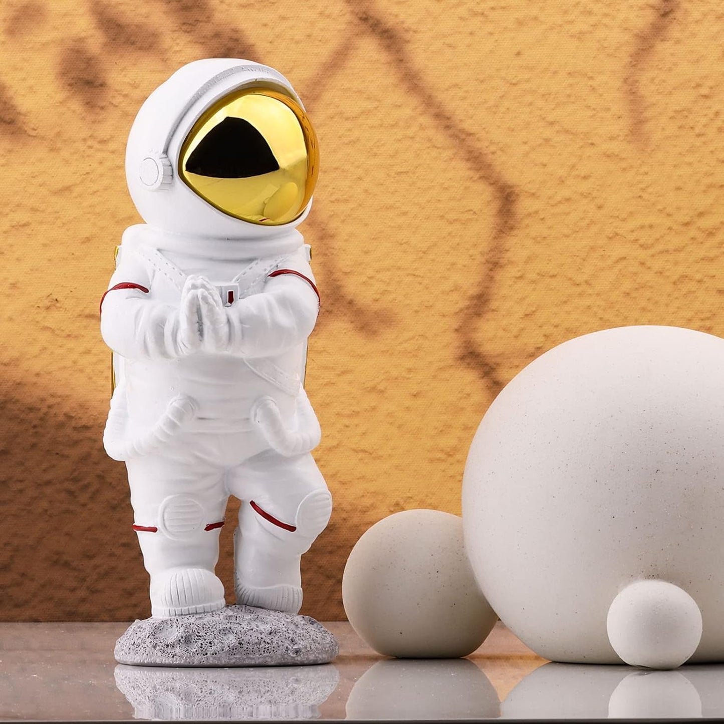 Astronaut Figurine Statue,Outer Space Room Decor,Astronaut Decor,Kung Fu Astronaut Figure Sculpture for Desktop Tabletop Decor, Resin Spaceman Planet Desk Ornament for Outer Space Themed Bedroom Decor