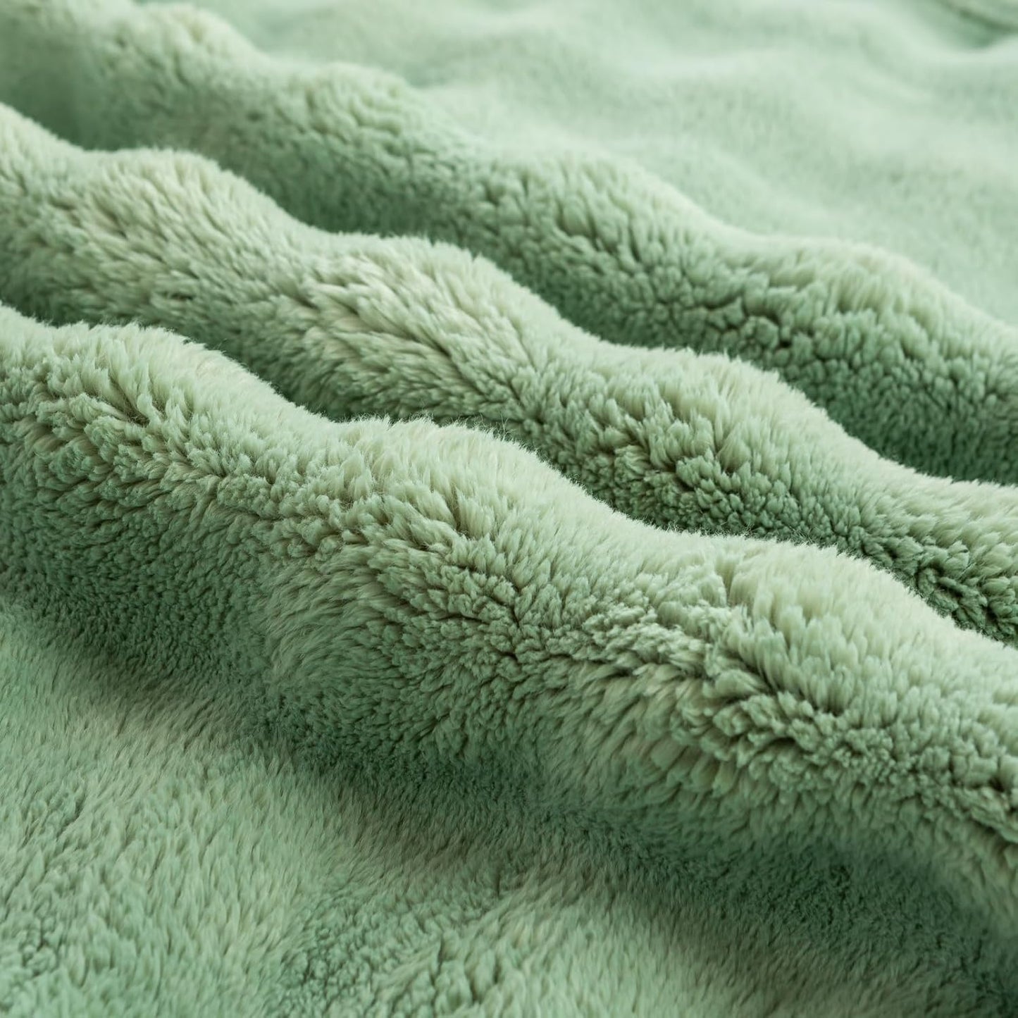 YUSOKI Luxury 3D Bubble Throw Blanket 5lb,All Ages,Home Decoration, (Sage Green,90 * 90inches)