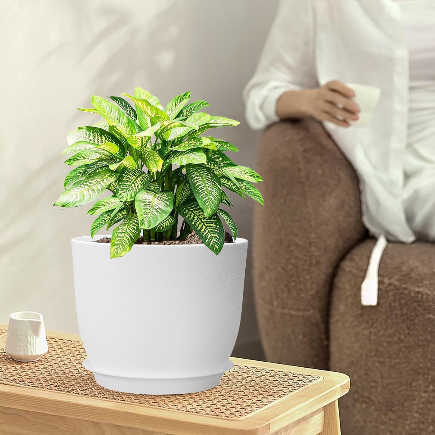 9/8/7.5 inch Flower Pots, Set of 3 Modern Decorative Plastic Planters with Drainage Holes and Saucers, Plant Pots for Indoor Outdoor Plants, White