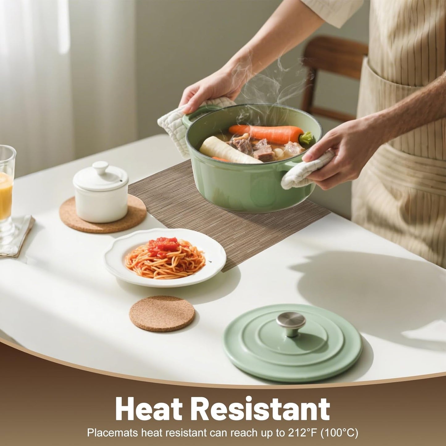 Placemats Set of 8，Non-Slip PVC Weave Table Mats Easy to Clean，Heat Resistant Place Mats for Kitchen Dining Table Decoration Indoor Outdoor，Light Brown