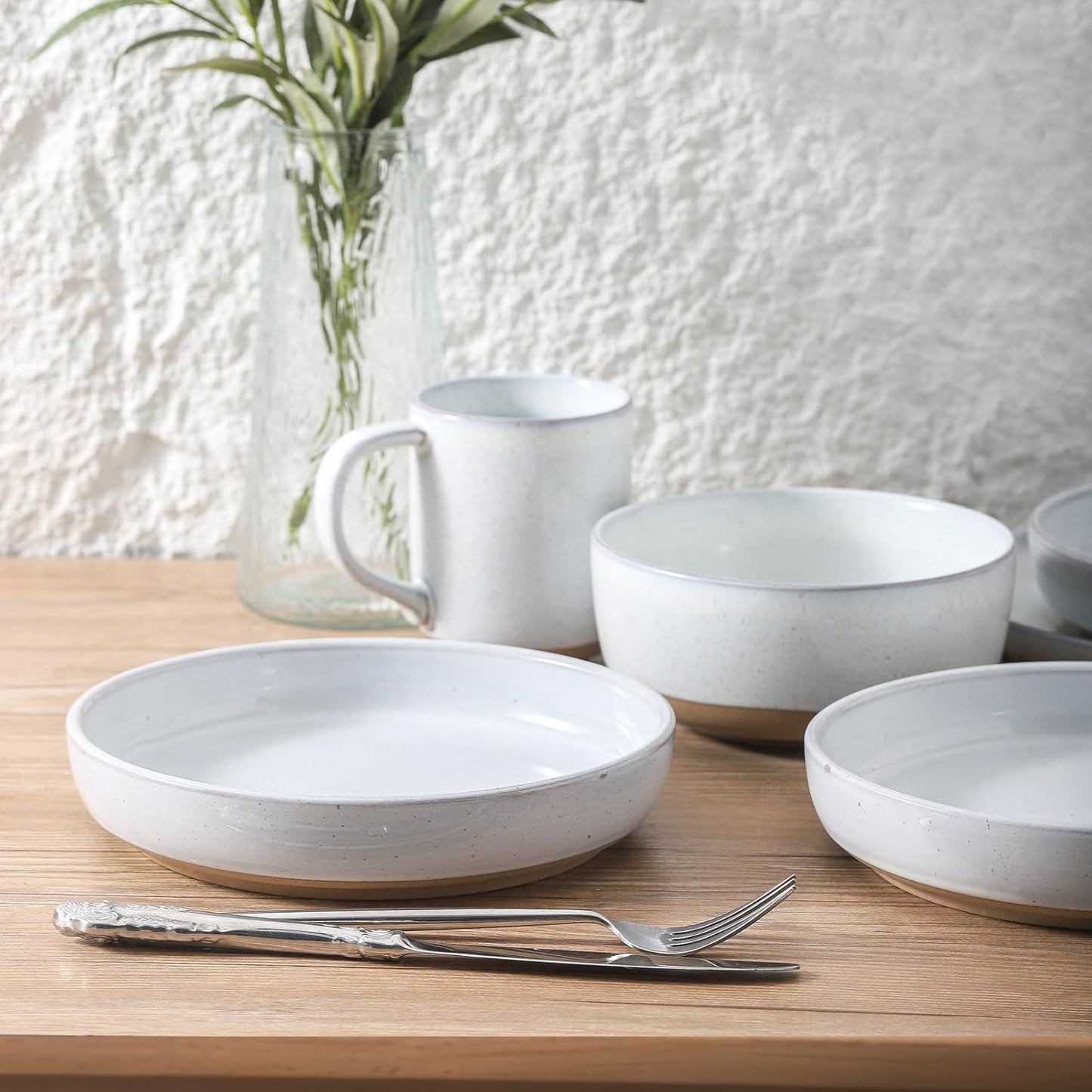 Pasta Bowls 26 OZ,Ceramic Salad Serving Bowls Set of 4,Large 8.2 inch Shallow Bowls Plates for Soup,Fruit,Noodle,Dinner,Dishwasher & Microwave Safe,White