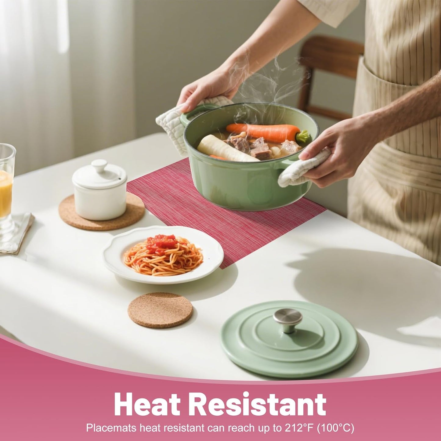 Placemats Set of 8，Non-Slip PVC Weave Table Mats Easy to Clean，Heat Resistant Place Mats for Kitchen Dining Table Decoration Indoor Outdoor，Red