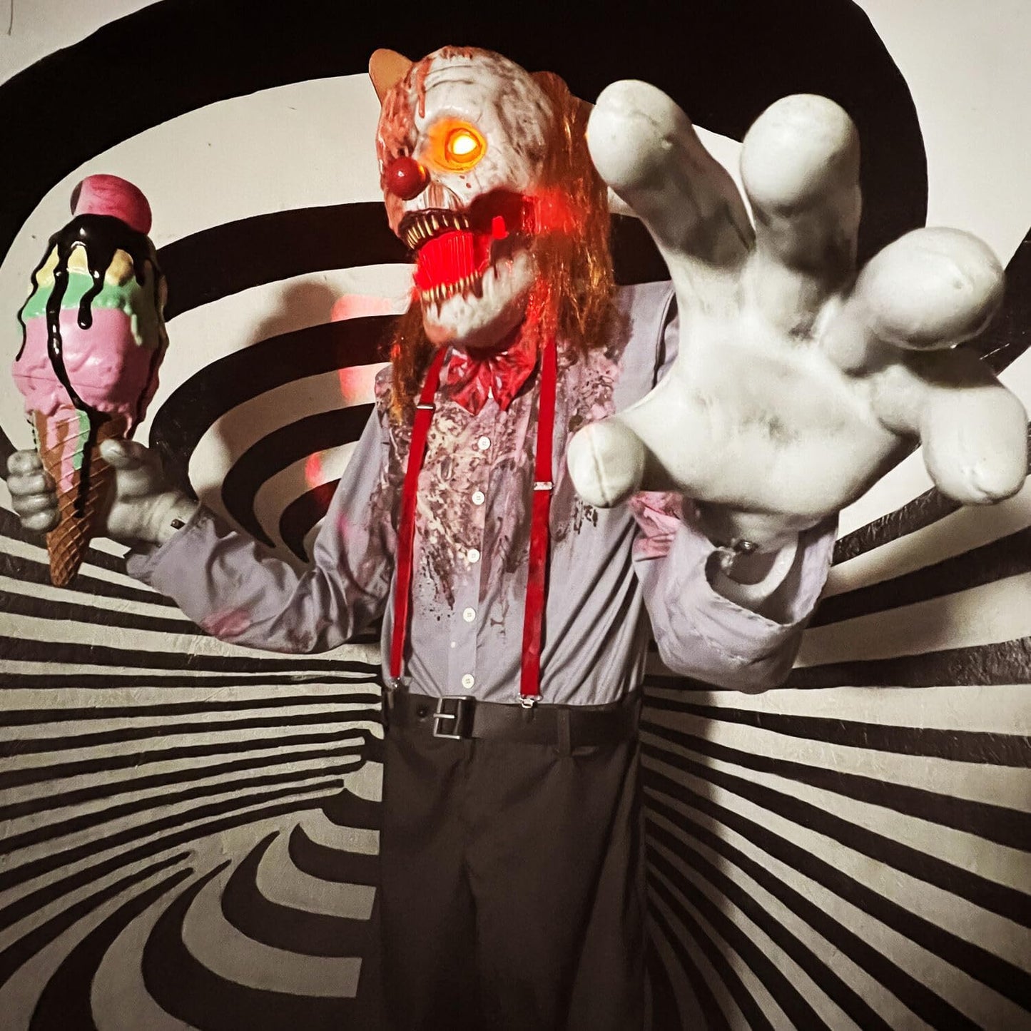 Haunted Hill Farm 6.5-Ft Animatronic I Scream Clown by Tekky, Halloween Animatronic, Creepy Party Decor, Indoor & Covered Outdoor Spooky Party Decoration Motion-Activated Lights & Sound, LifeSize