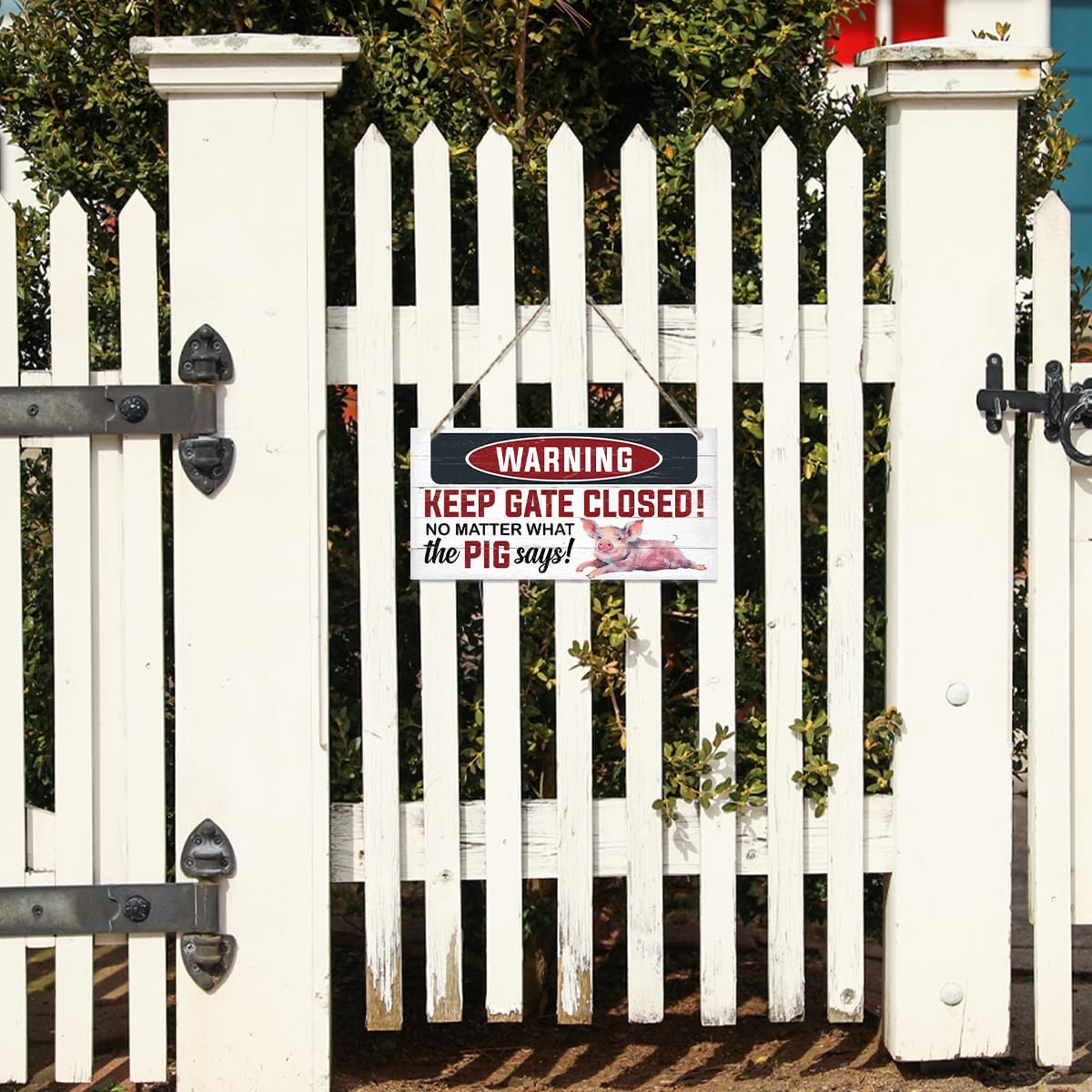 Rustic Warning Gate Plaque - Decorative Wooden Pig Sign for Farm Fence & Wall Gate Decor