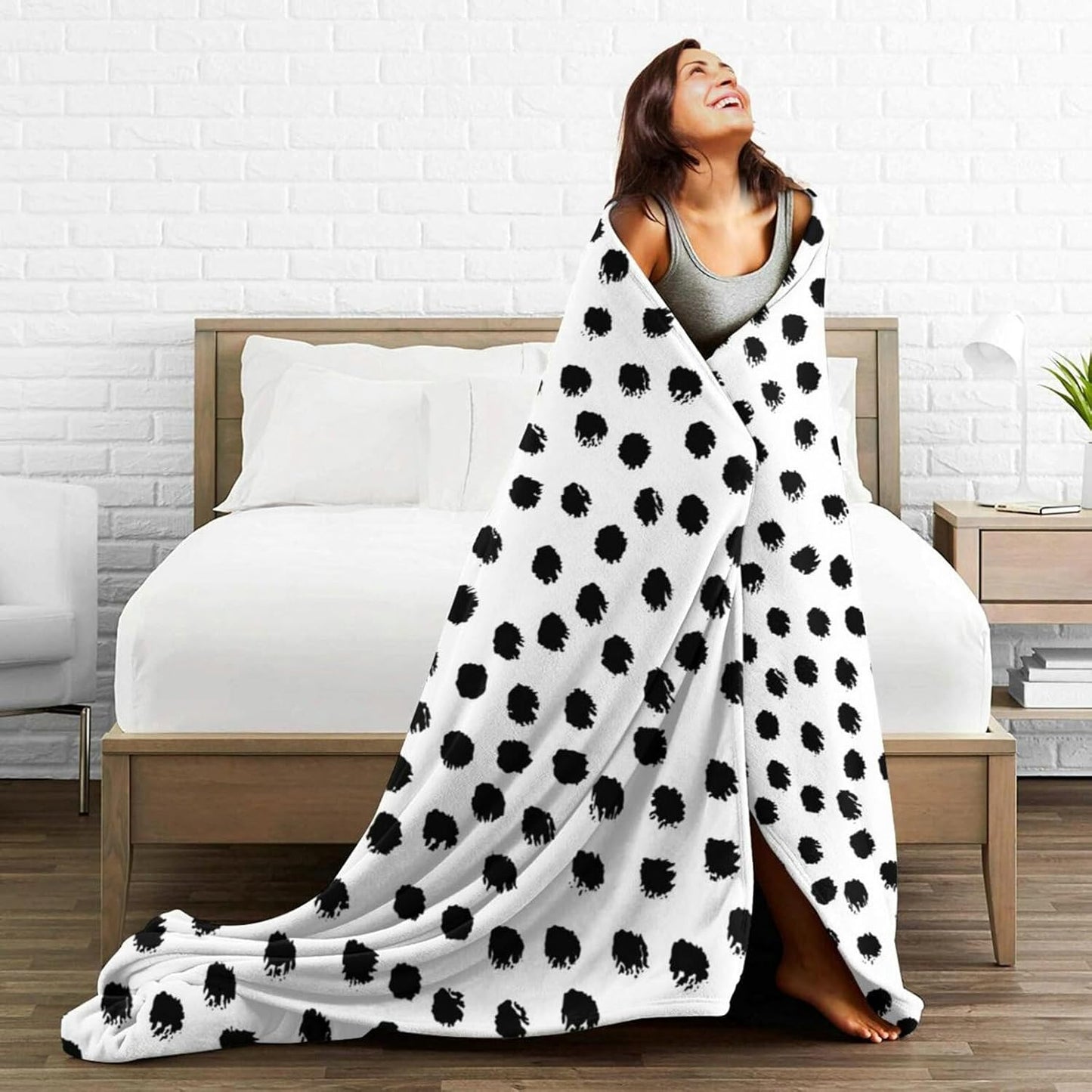 HGOD DESIGNS Polka DotsBlanket, Super Soft Brush Strokes Dots Throw Blanket 40"x50" Blanket for Bed Couch Chair Fall Winter Camping Living Room Office