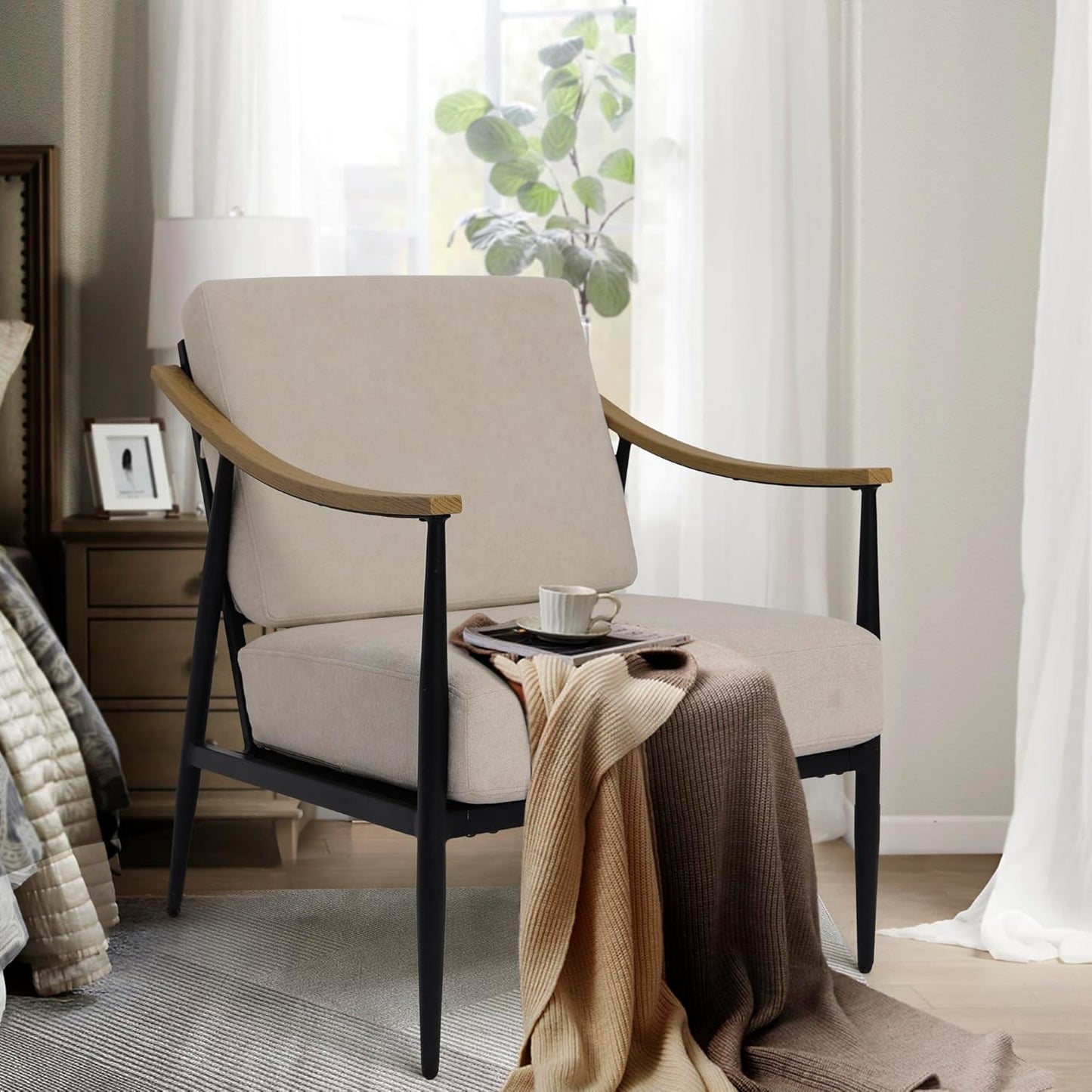 Modern Accent Chair for Living Room Bedroom Mid Century Arm Chair Upholstered Office Accent Chair Comfy Waiting Room Chair with Metal Frame, Beige