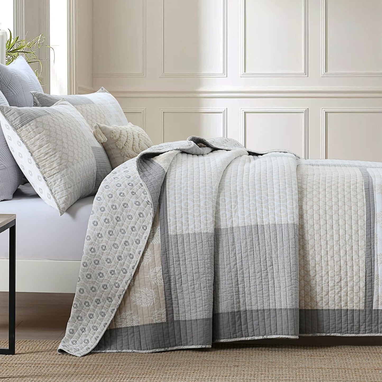 PANGUSHAN Quilt Set Queen Size, 100% Cotton Bedspread Quilt Bedding Set, Floral Patchwork Quilt Set for Queen Bed, Moonbeam Bed Spread, Lightweight Comforter Reversible Quilt, All Season, 3 Pieces