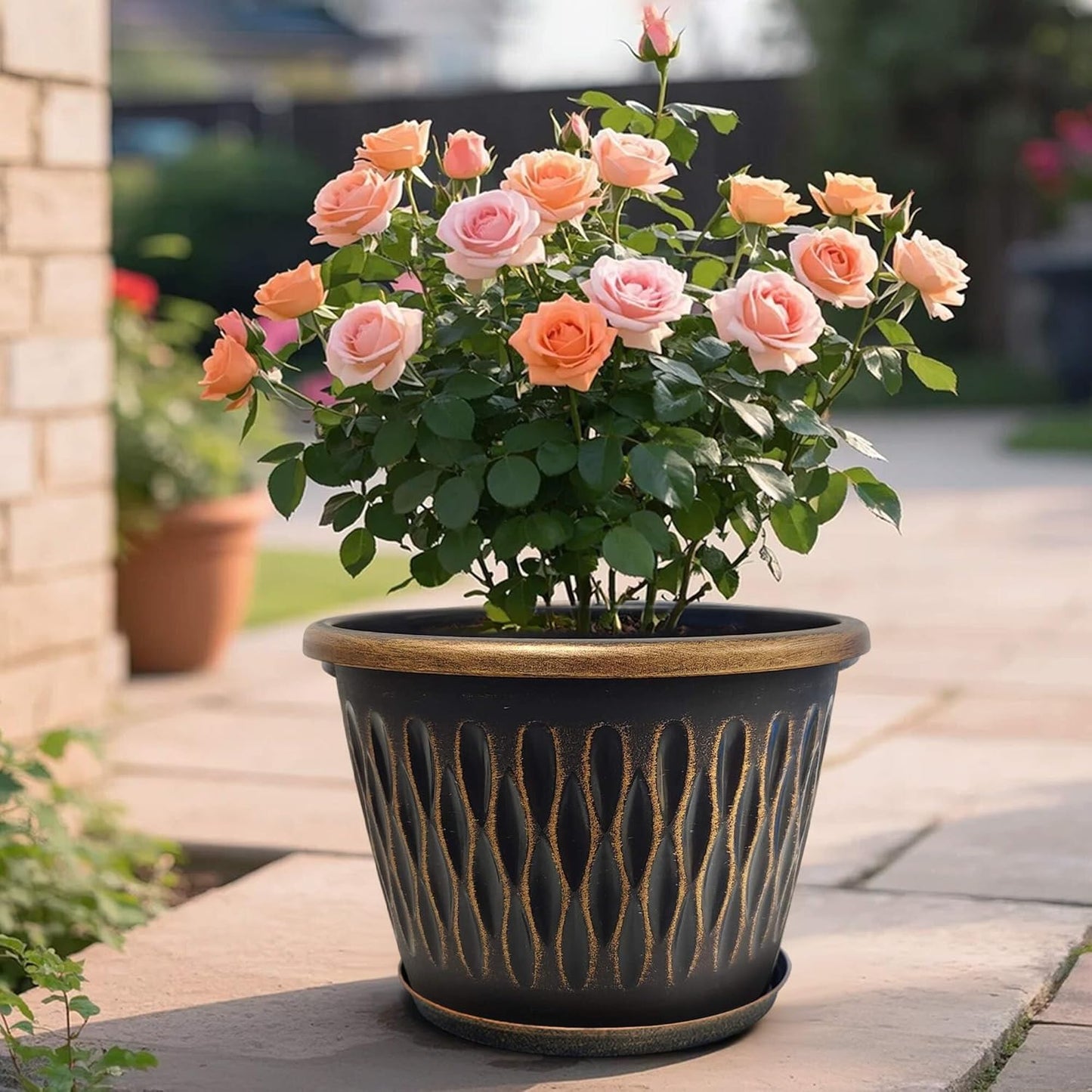 4 Pack 10 Inch Retro Plant Pots, Vintage Striped Flower Pots with Drainage Hole & Saucer, Large Plastic Planters for Indoor and Outdoor Plants, Decorative Garden Pots(Gold)