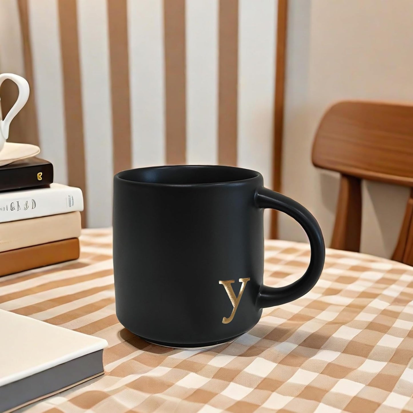 COLLECTIVE HOME - Black Monogram Ceramic Mugs, 15 oz Golden Initial Coffee Cups, Elegant Alphabet Tea Mugs, Personalized Halloween Mug with Gift Box, Perfect for Office and Home Décor (y)