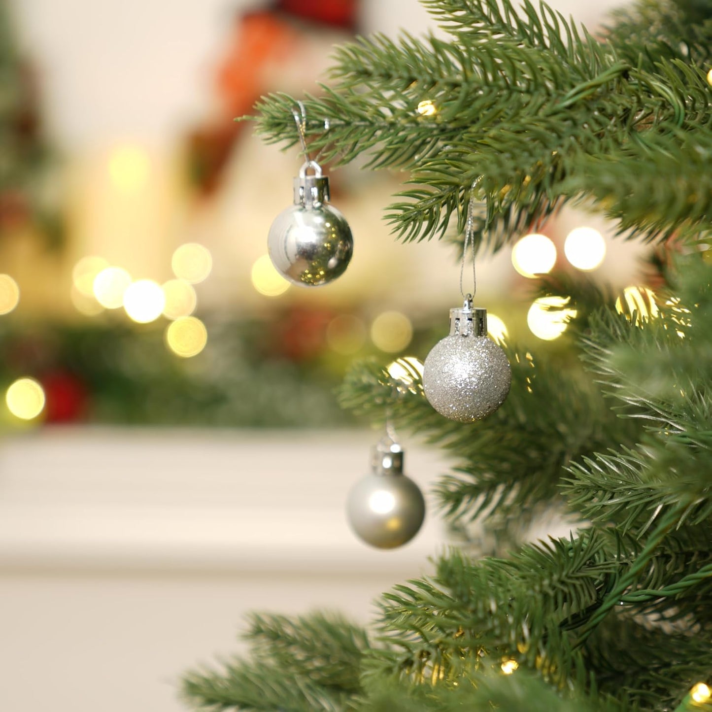 XmasExp 24ct Mini Christmas Ball Ornaments Shatterproof Christmas Ornaments Set Decorations for Xmas Tree Balls 30mm/1.18" (Silver)