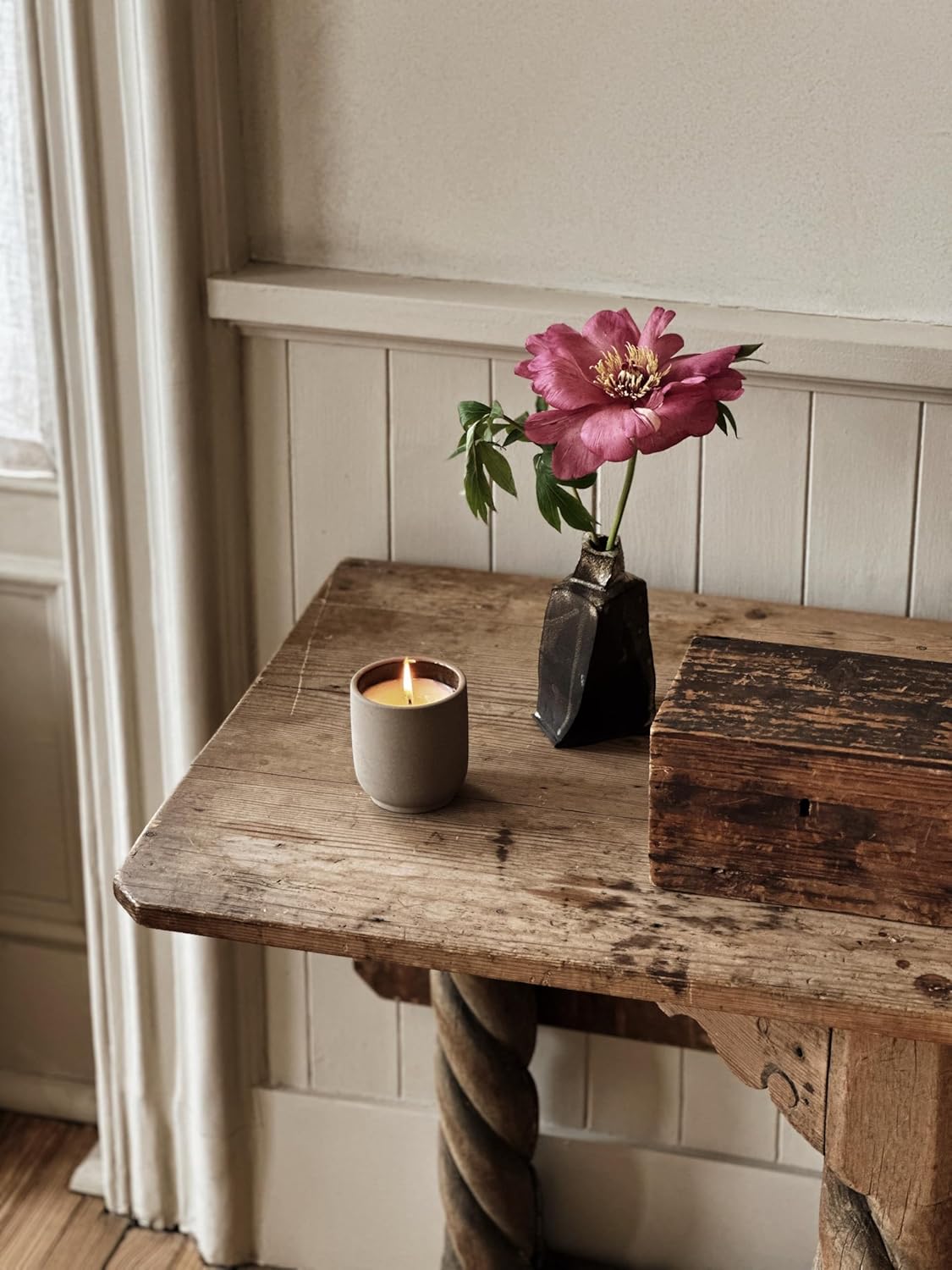 Homecourt Luxury Scented Candle, Cece Scent, 60-Hour Burn Time, Soy Wax Blend, Organic Cotton Wick, Kiln-Fired Reusable Ceramic Vessel, 8 Oz, 2.0