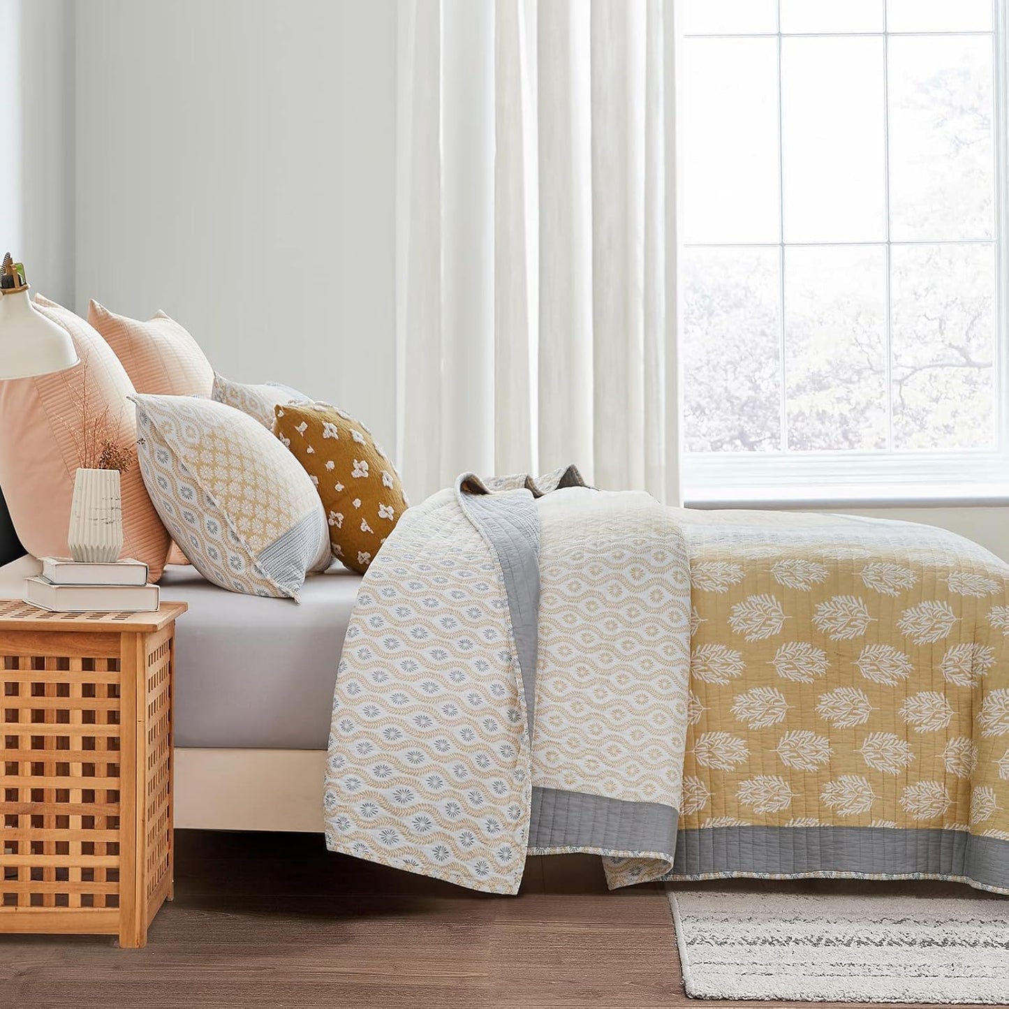 PANGUSHAN Twin Quilt Set,100% Cotton Patchwork Quilt Set Bedspread,Yellow Floral Quilt Bedding Set for Twin Bed,Gray(Grey)/Yellow/White Reversible Lightweight Comforter Bed Spread,2 Pieces