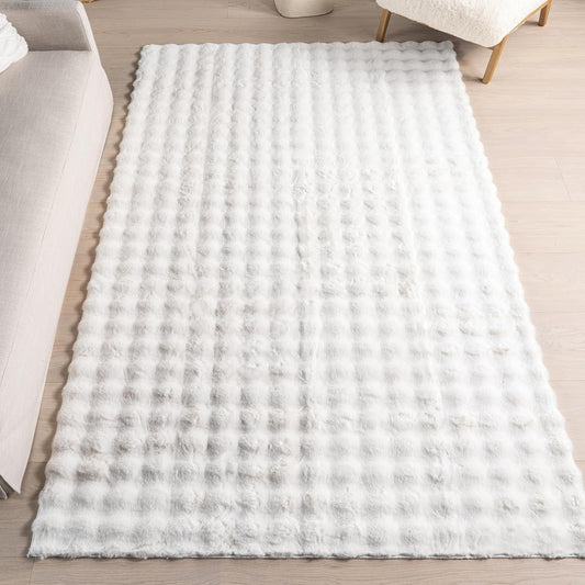 nuLOOM Jeni Solid Faux Rabbit Machine Washable Accent Rug, 3x5, Off-White