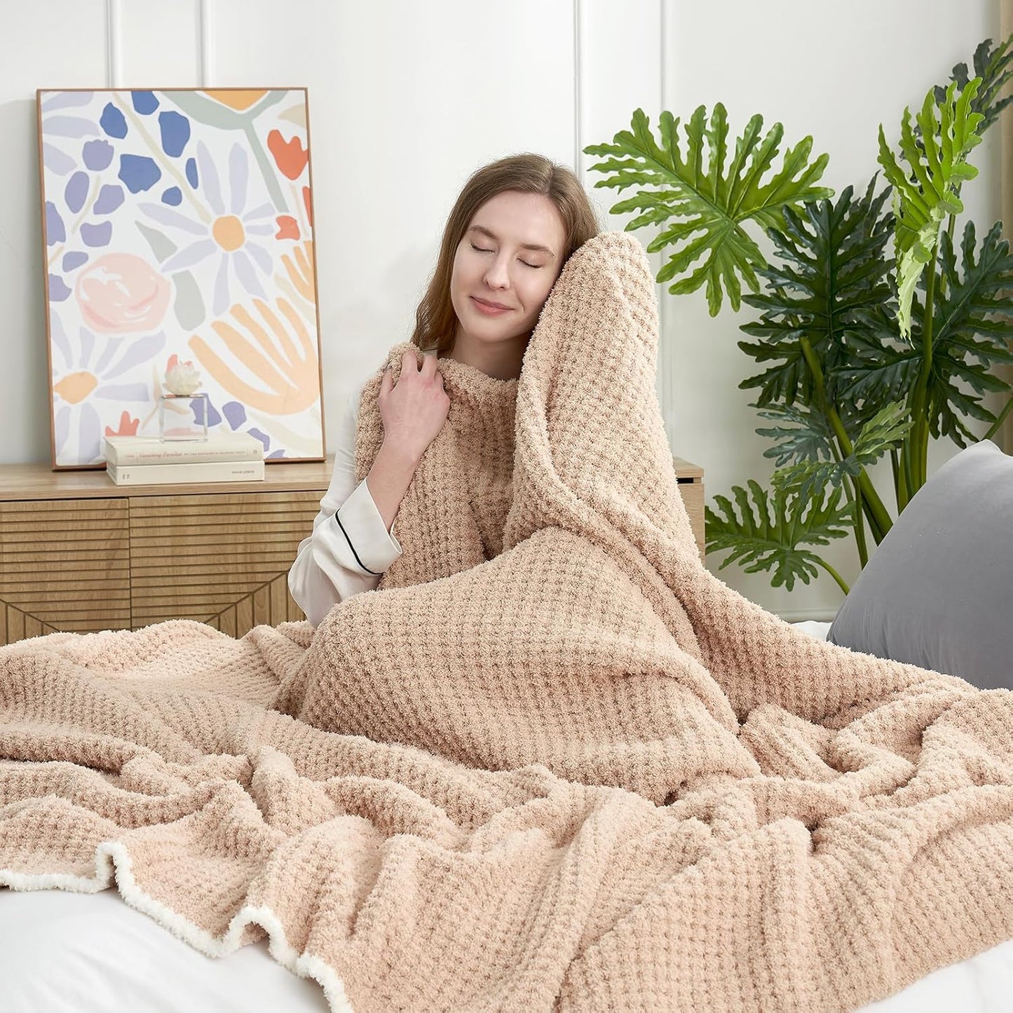 Snuggle Sac Beige Waffle Blanket for Couch Bed Sofa 60x80 inches, Reversible Soft Throw Microfiber Fluffy Fuzzy Cozy Knit Twin Blanket for Women Mothers Birthday Gifts