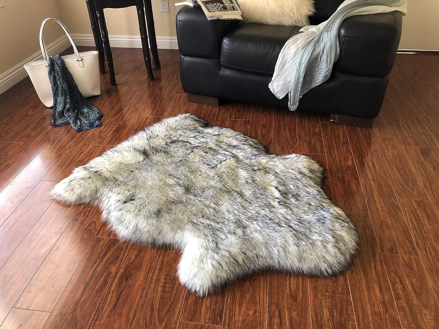 LAMBZY Faux Sheepskin Hypoallergenic Free Shape Silky Shag Rug, Luxury Shaggy Silky Plush Carpet for Bedrooms Rugs Living Kids Rooms Sofa Floor Rugs (Single 2'x3', 60x90cm White with Black Tips)
