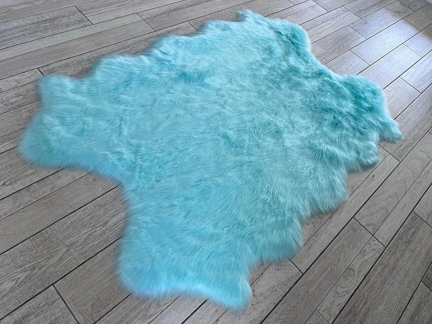 LAMBZY Faux Sheepskin Super Soft Hypoallergenic Free Shape Silky Shag Rug, Luxury Shaggy Plush Carpet for Bedrooms Living Kids Room Sofa Rugs (Blue, Quarto 4 Pelts 4'x6')