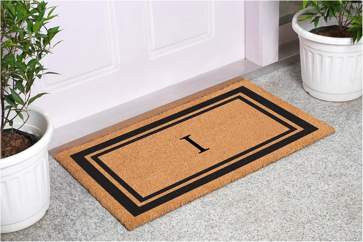 Calloway Mills 152962448 Black Border 24" x 48" Monogram Doormat (Letter I)