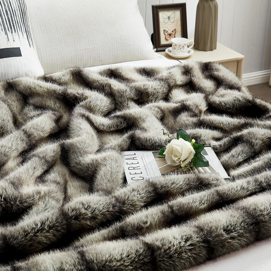 DREAMNINE Premium Luxury Fuzzy Animal Skin Faux Fur Throw Blanket 50" x 60", High-end Reversible Cozy Thick Wolf Fluffy Fox Blankets for Couch, Soft Warm Gray Bear Furry Blanket for Winter, Black Grey