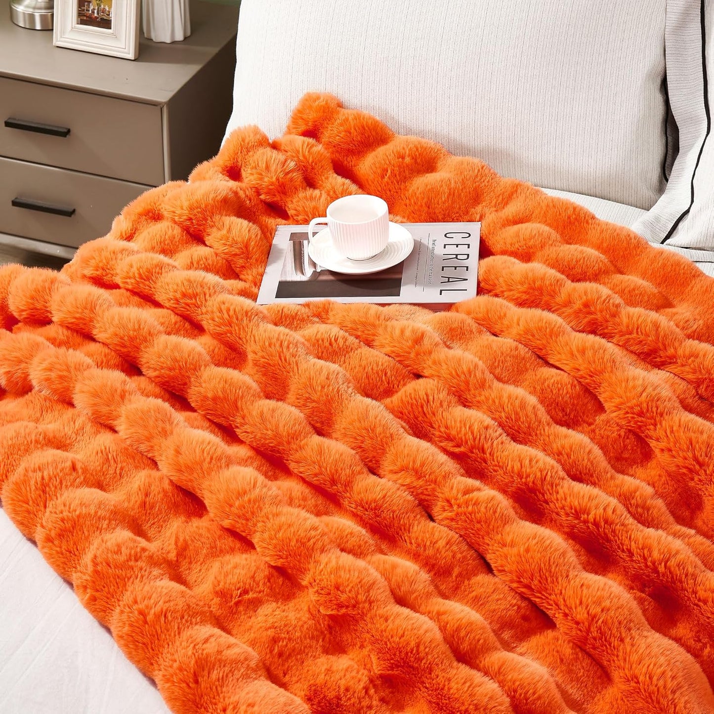 DREAMNINE Oversized Fuzzy Soft Fall Faux Fur Throw BlanketTwin Size 60" x 70", Luxury Large Autumn Plush Fluffy Blankets, Cute Lovely Halloween Cozy Thick Warm Furry Blanket for Winter, Pumpkin Orange