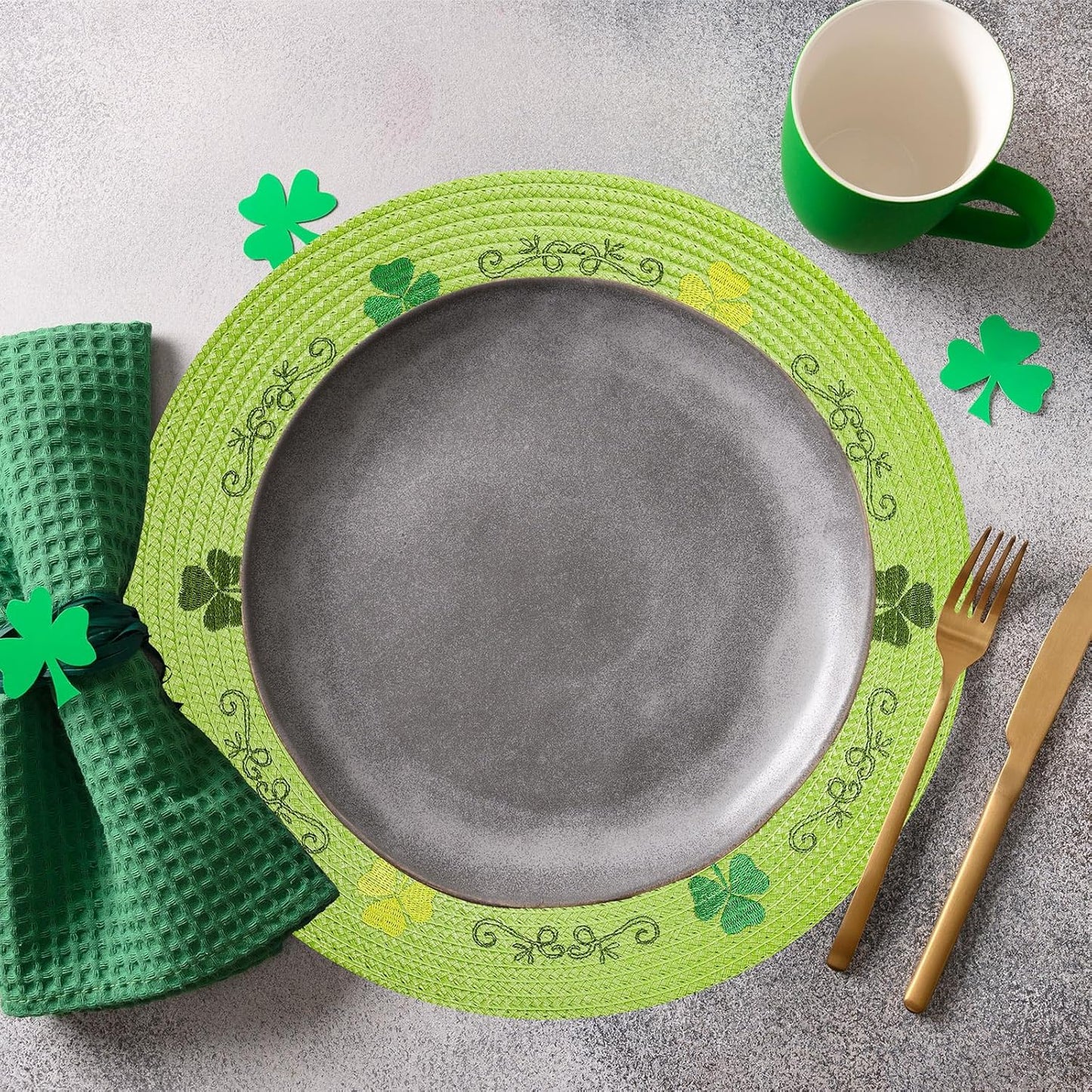 Whaline 4Pcs Round St. Patrick's Day Placemats Embroidered Shamrock Place Mats Green Clover Dinner Table Mats for Home Spring Irish Holiday Birthday Party Decor
