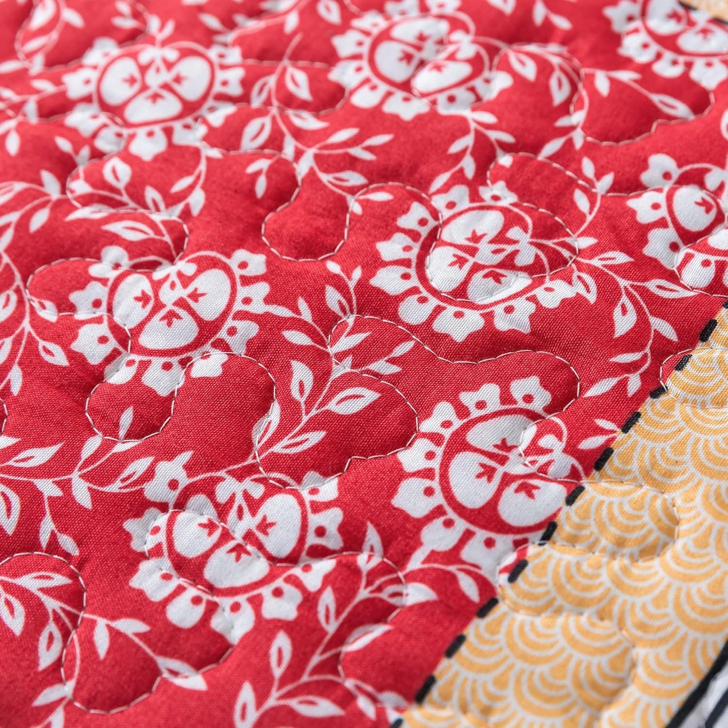 NEWLAKE Quilt Bedspread Sets - Bohemian Farmhouse Pattern Reversible Coverlet Set, King Size