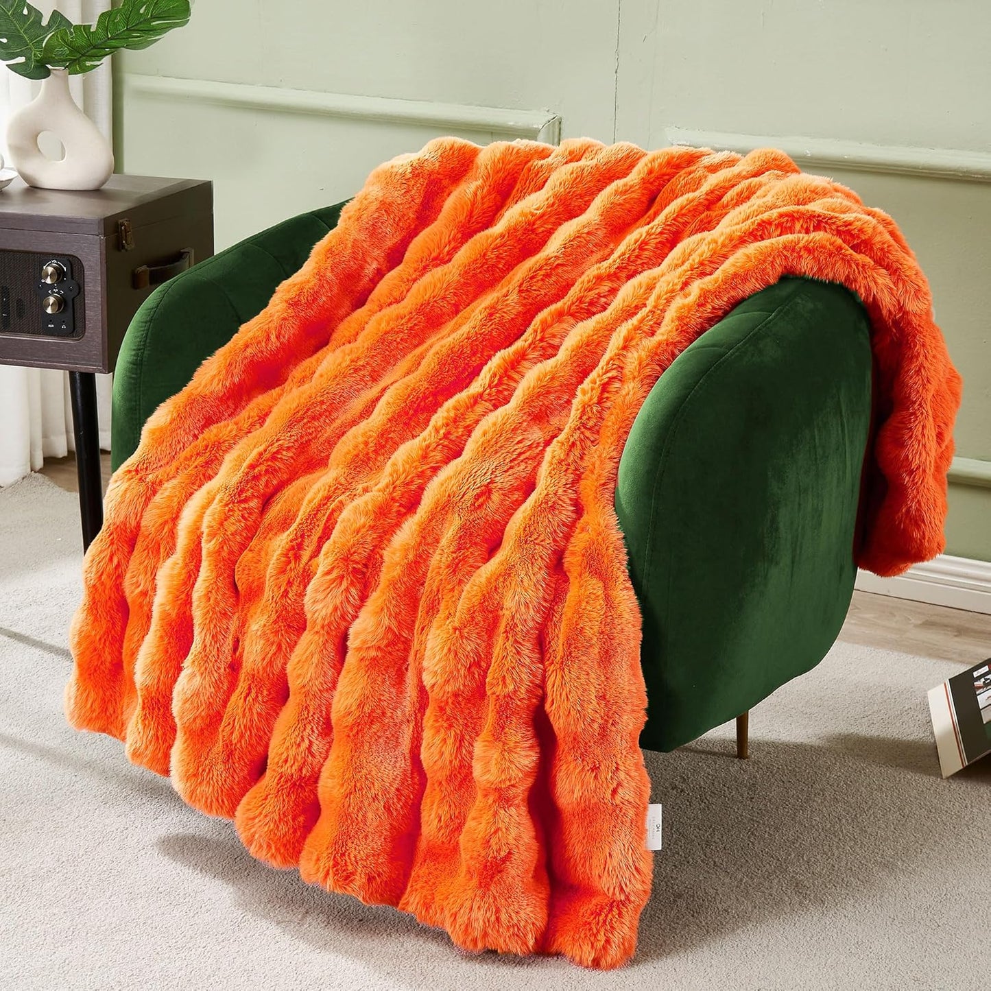 DREAMNINE Decorative Fuzzy Soft Fall Bubble Faux Fur Throw Blanket for Couch 50" x 60",Luxury Autumn Plush Fluffy Blankets,Cute Lovely Halloween Cozy Thick Warm Furry Blanket for Winter,Pumpkin Orange