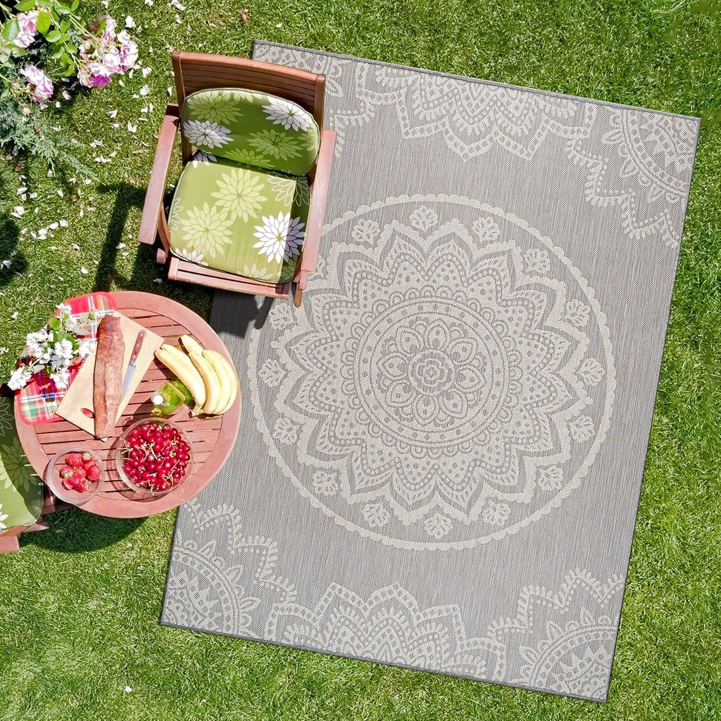 CAMILSON Outdoor Rug 5x7 Modern Area Rugs for Indoor and Outdoor Patios and Porches - Waterproof, Washable, Non-Shedding, Easy-to-Clean Outside Carpet (5 x 7, Medallion - Grey/White)