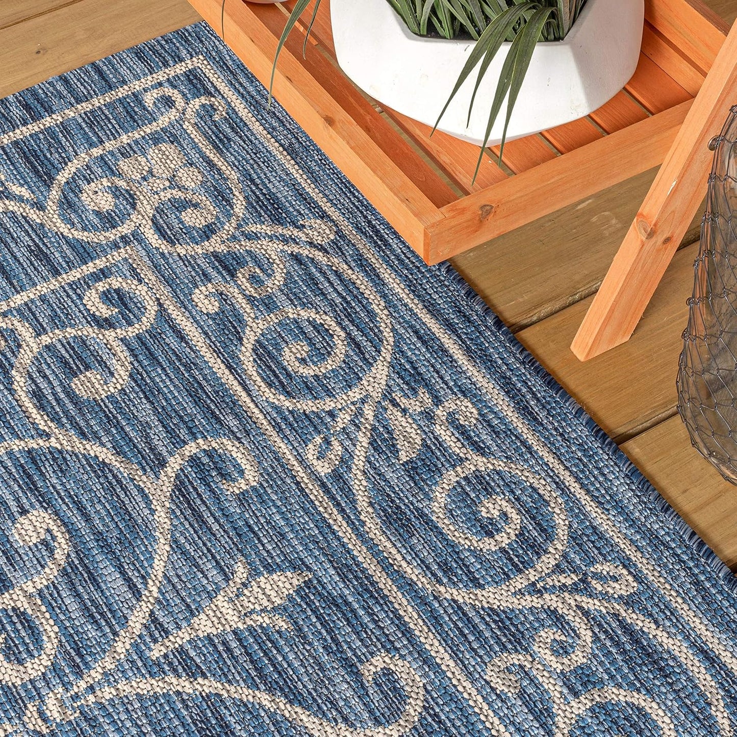 JONATHAN Y Vintage Filigree Indoor Outdoor Round Area Rug 5 Ft Navy/Gray, Charleston Textured Weave for Backyard, Patio, Porch, Easy-Cleaning, High Traffic, Pet-Friendly, Non-Shedding (SMB106D-5R)