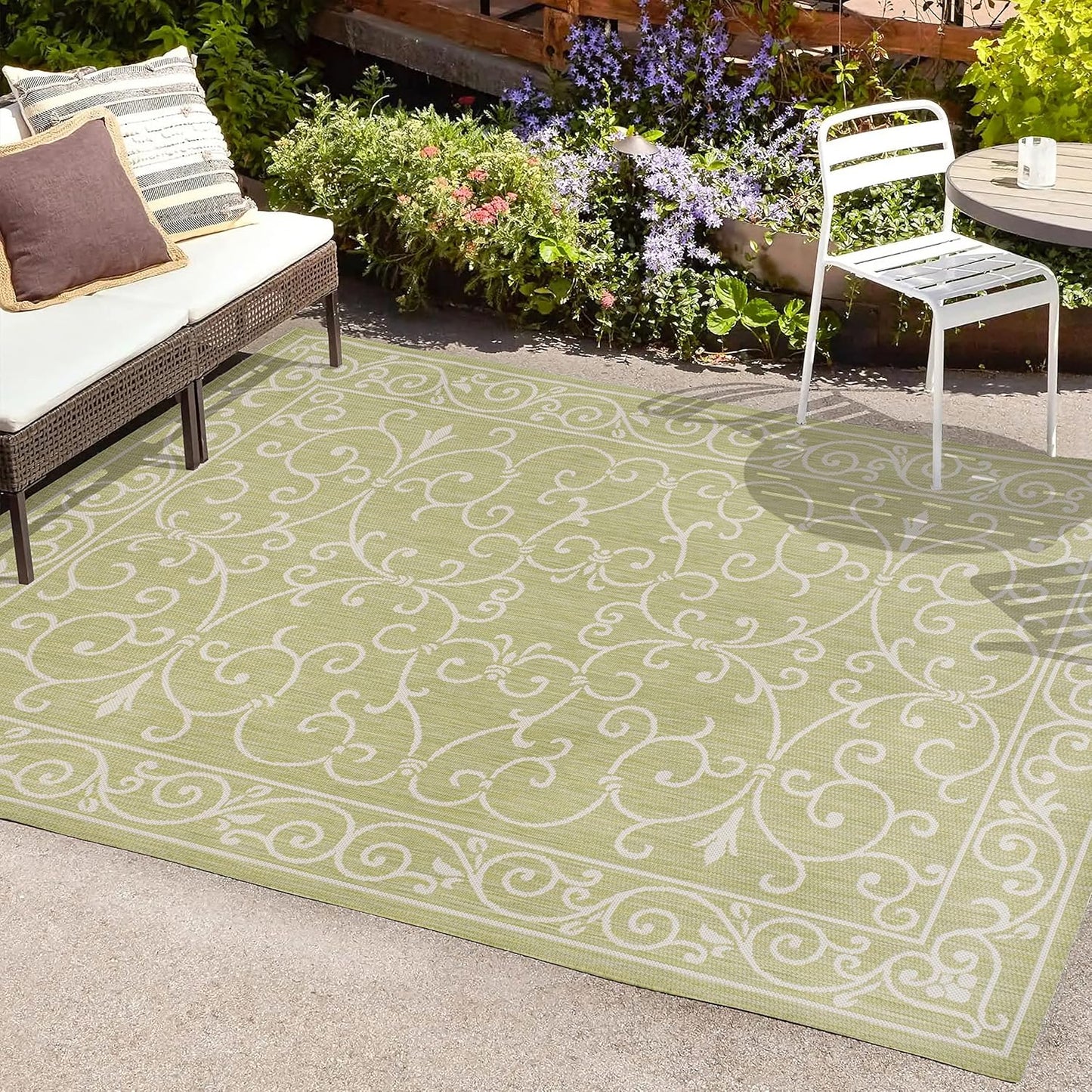 JONATHAN Y Vintage Filigree Indoor Outdoor Area Rug 4X6 Green/Cream, Charleston Textured Weave for Backyard, Patio, Porch, Easy-Cleaning, High Traffic, Pet-Friendly, Non-Shedding (SMB106H-4)